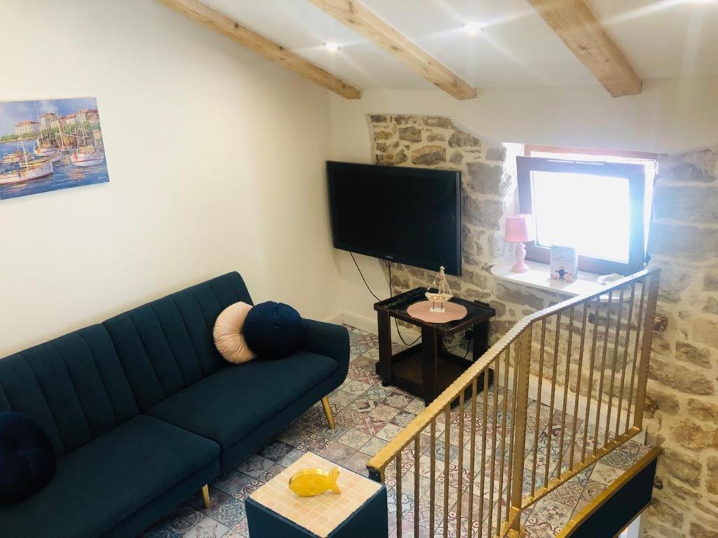 Istrian Stone House In The Heart Of The Beautiful Fishing Village Fazana - Only Few Steps From The Sea And The Wonderful Beach - Incl Plasma-Quad-Plus-Filter Against C O V I D Extérieur photo