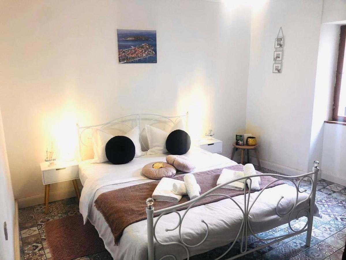 Istrian Stone House In The Heart Of The Beautiful Fishing Village Fazana - Only Few Steps From The Sea And The Wonderful Beach - Incl Plasma-Quad-Plus-Filter Against C O V I D Extérieur photo